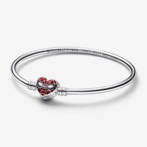 Pandora Moments Marvel Spider-Man Mask Clasp Bangle offers at $95 in Pandora