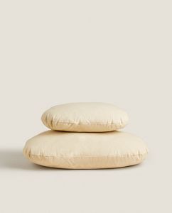 Pet Bed offers at $35.9 in ZARA HOME
