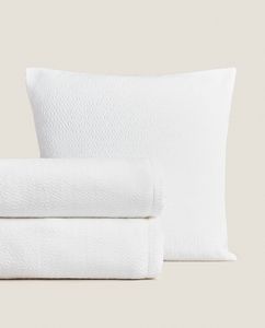 Textured Diamond Bedspread offers at $71.92 in ZARA HOME