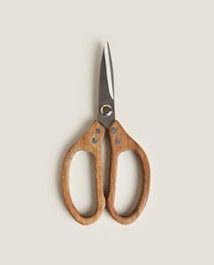 Wooden Kitchen Scissors offers at $49.9 in ZARA HOME