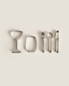 SET OF TABLEWARE-SHAPED STEEL MOLDS offers at $29.9 in 