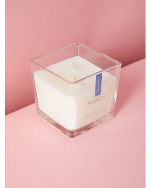 Made In The Uk 30oz Fresh Linen And Daisy Candle offers at $12 in Home Goods