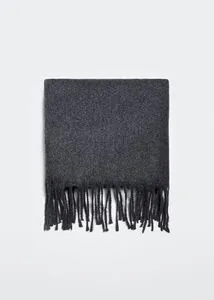 Fringed plain scarf offers at $19.99 in Mango