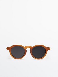 Oval Sunglasses offers at $119 in Massimo Dutti