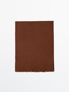 100% Cashmere Scarf offers at $183.2 in Massimo Dutti