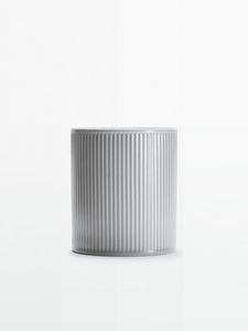Oat & White Flowers Scented Candle (280 G) offers at $45.9 in Massimo Dutti