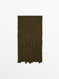 Fringed Scarf offers at $89.4 in Massimo Dutti