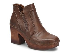 Robin Clog Bootie offers at $79.99 in DSW